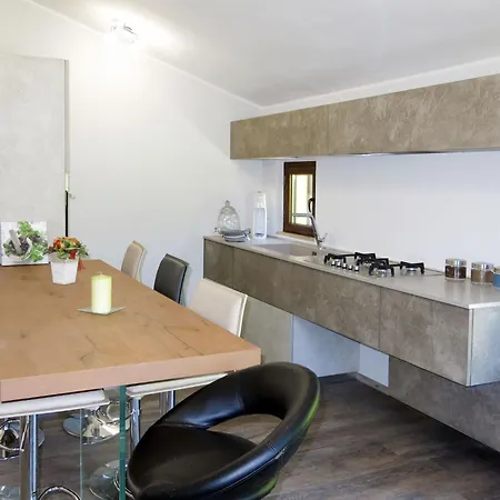 Serrani-3 By Interhome Lägenhet Cologna